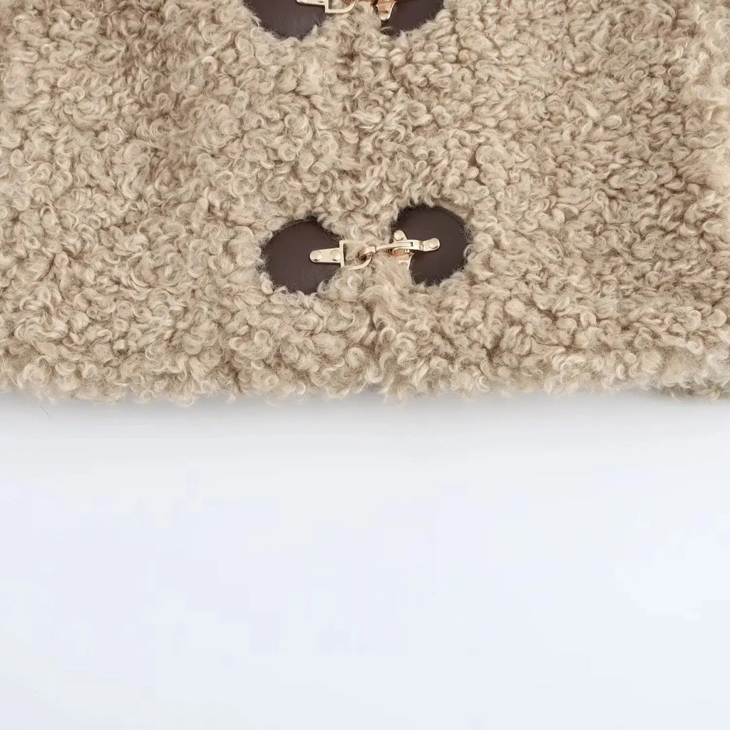 Luxe Teddy Jas Camel met Grote Knopen – Winter Musthave Favela Runner